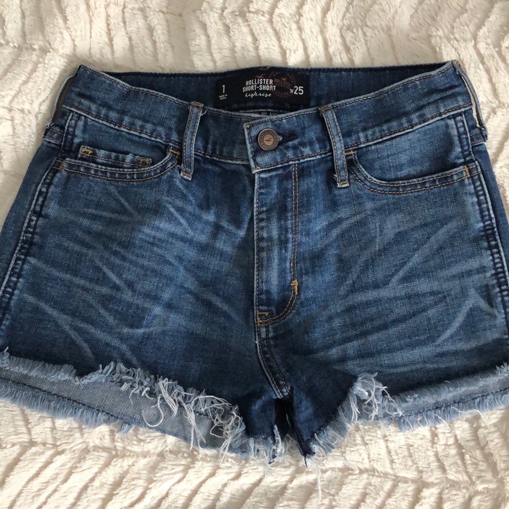 Hollister high rise shorts! Excellent condition❗️